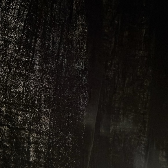 Unlined, lightweight crinkle fabric skirt - Picture 3 of 6